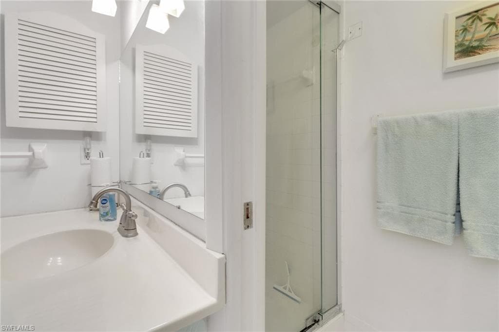 1020 Palm View Dr C203, Naples, FL 34110-19