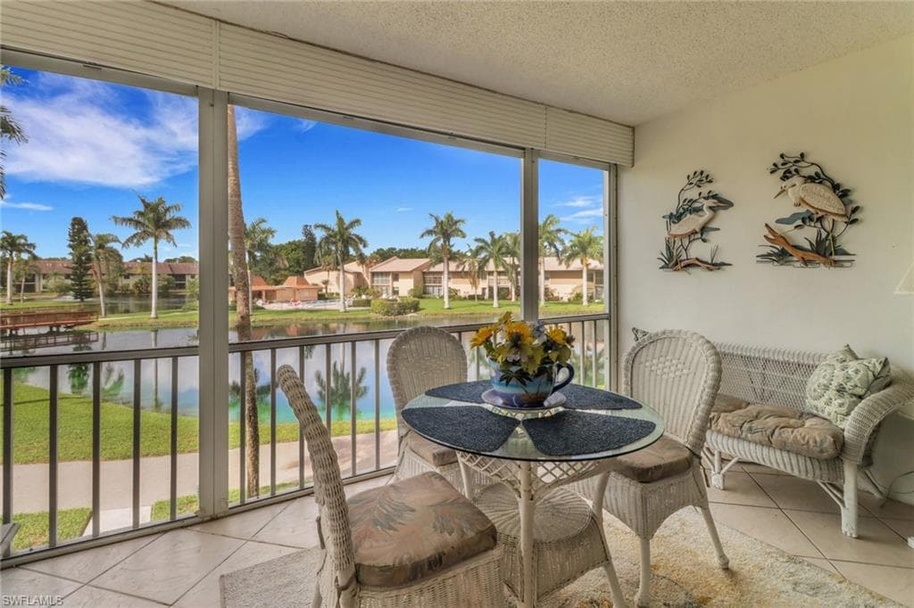 1020 Palm View Dr C203, Naples, FL 34110-25
