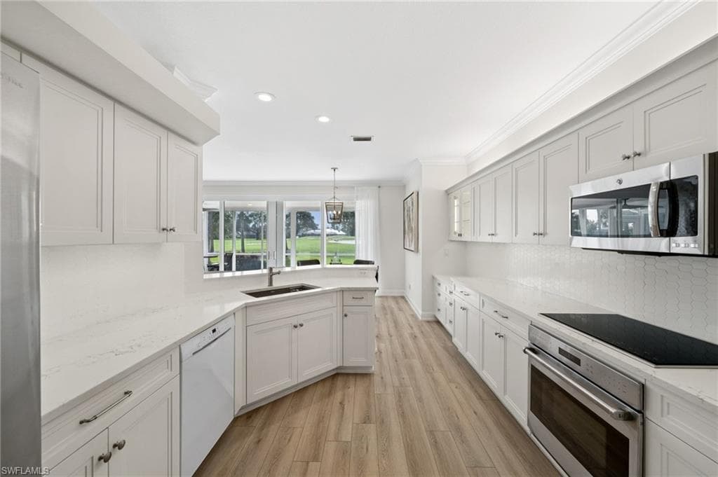 13180 Hamilton Harbour Dr E1, Naples, FL 34110-16