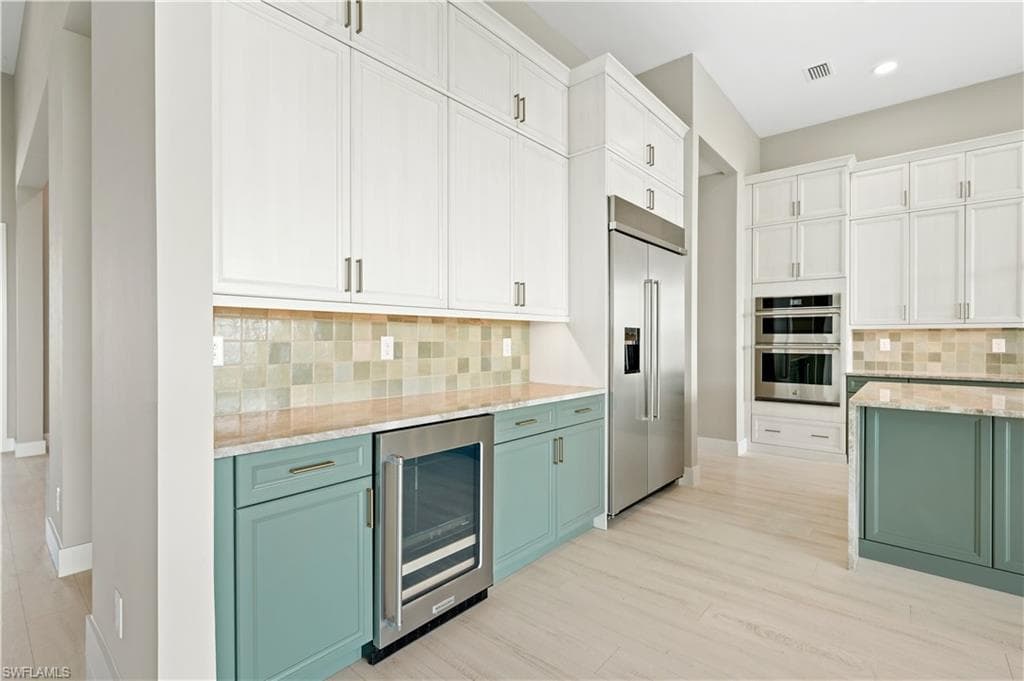 8766 Driftwood Dr, Naples, FL 34114-10