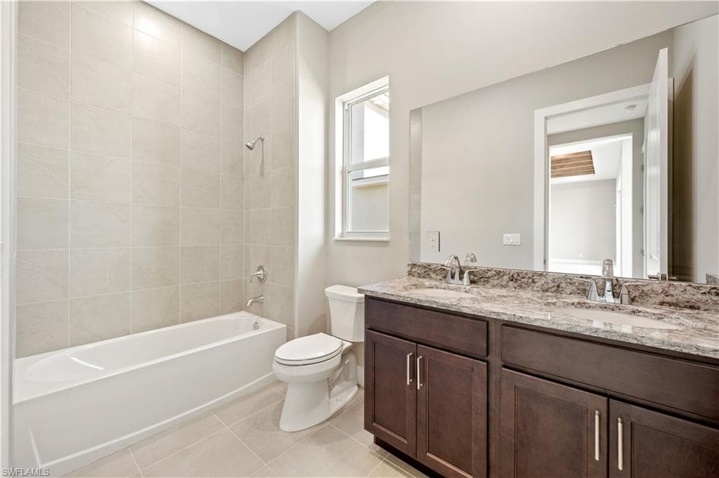 8766 Driftwood Dr, Naples, FL 34114-16