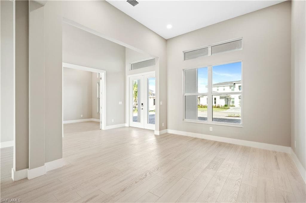 8766 Driftwood Dr, Naples, FL 34114-19