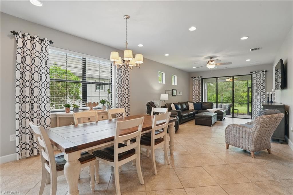 7602 Jacaranda Ln, Naples, FL 34114-4