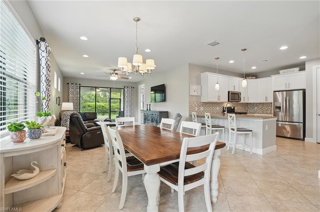 7602 Jacaranda Ln, Naples, FL 34114-5