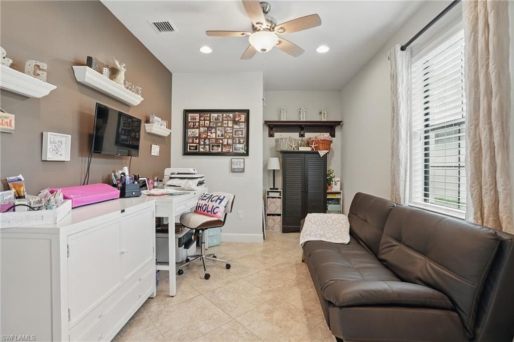 7602 Jacaranda Ln, Naples, FL 34114-7