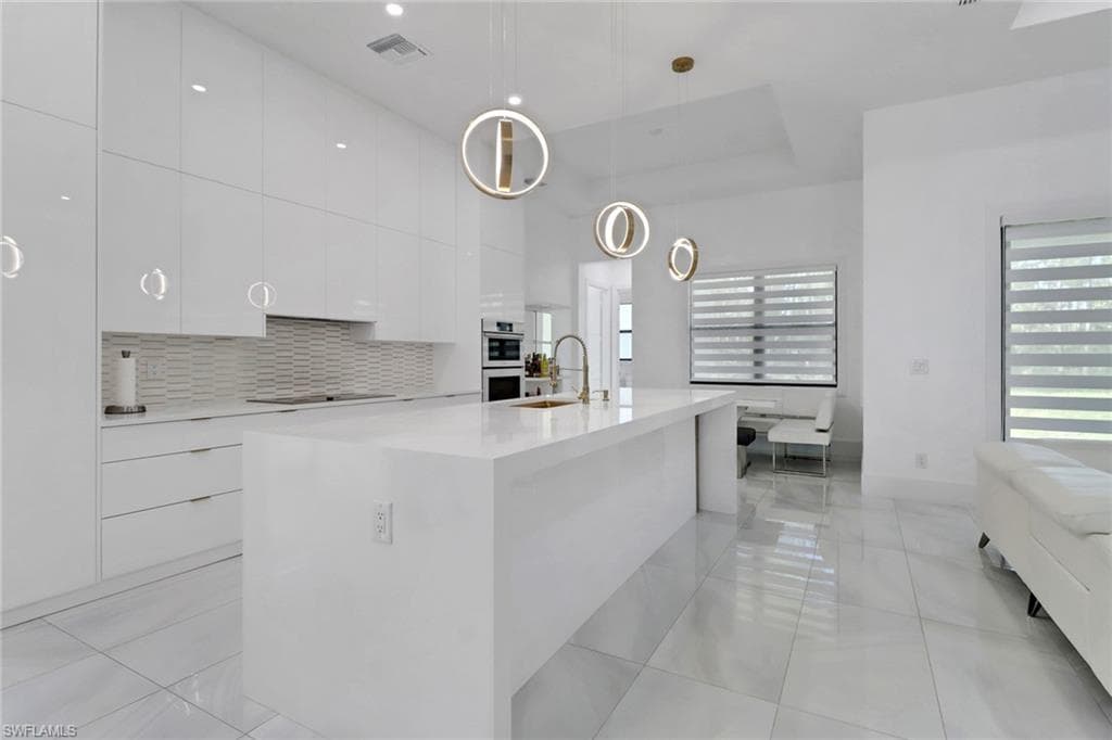 1314 47th Ave NE, Naples, FL 34120-9