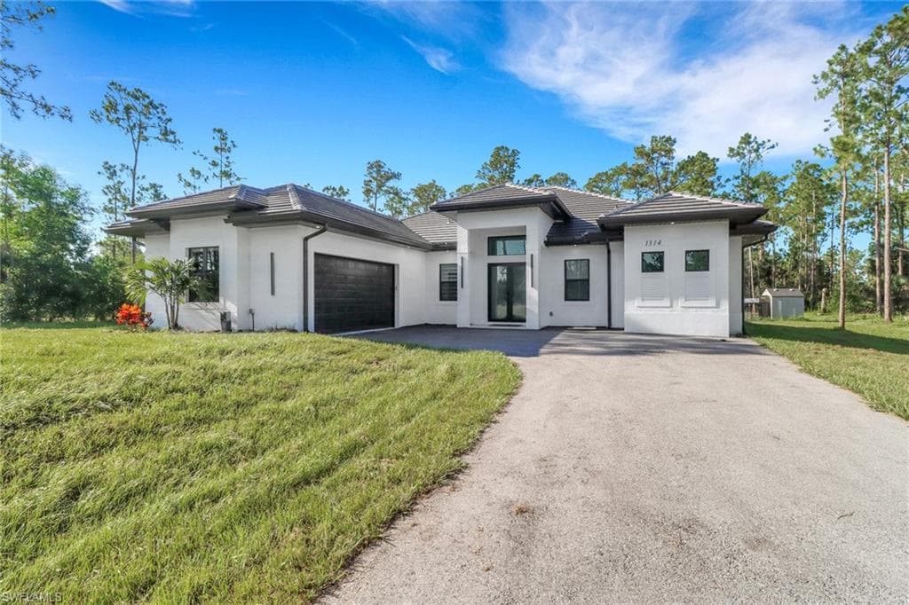 1314 47th Ave NE, Naples, FL 34120-1