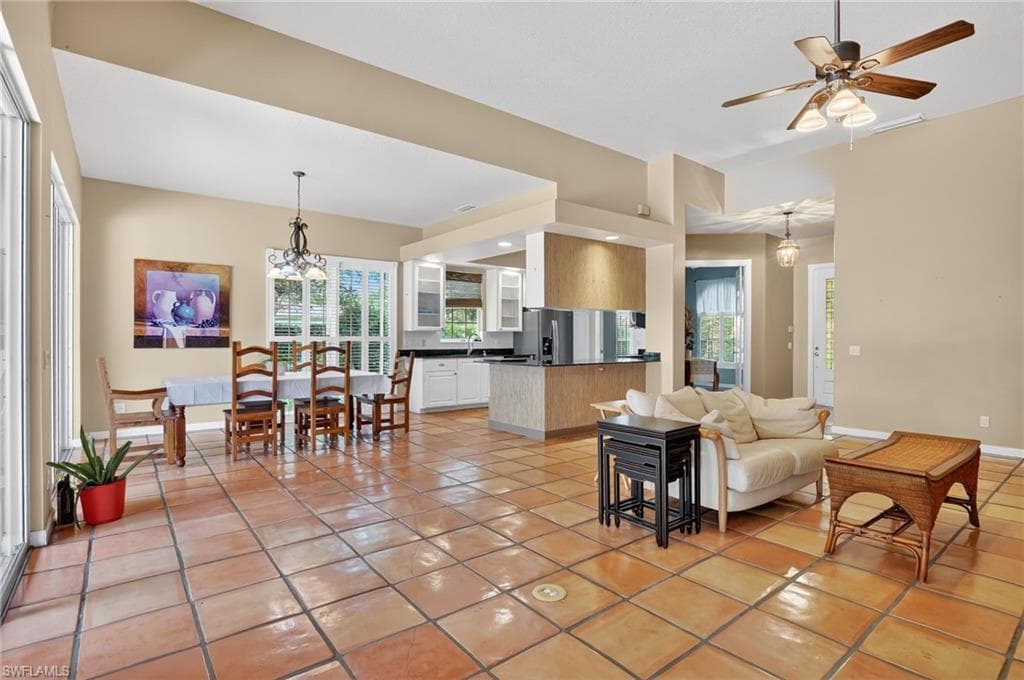 5902 Bermuda Ln, Naples, FL 34119-9