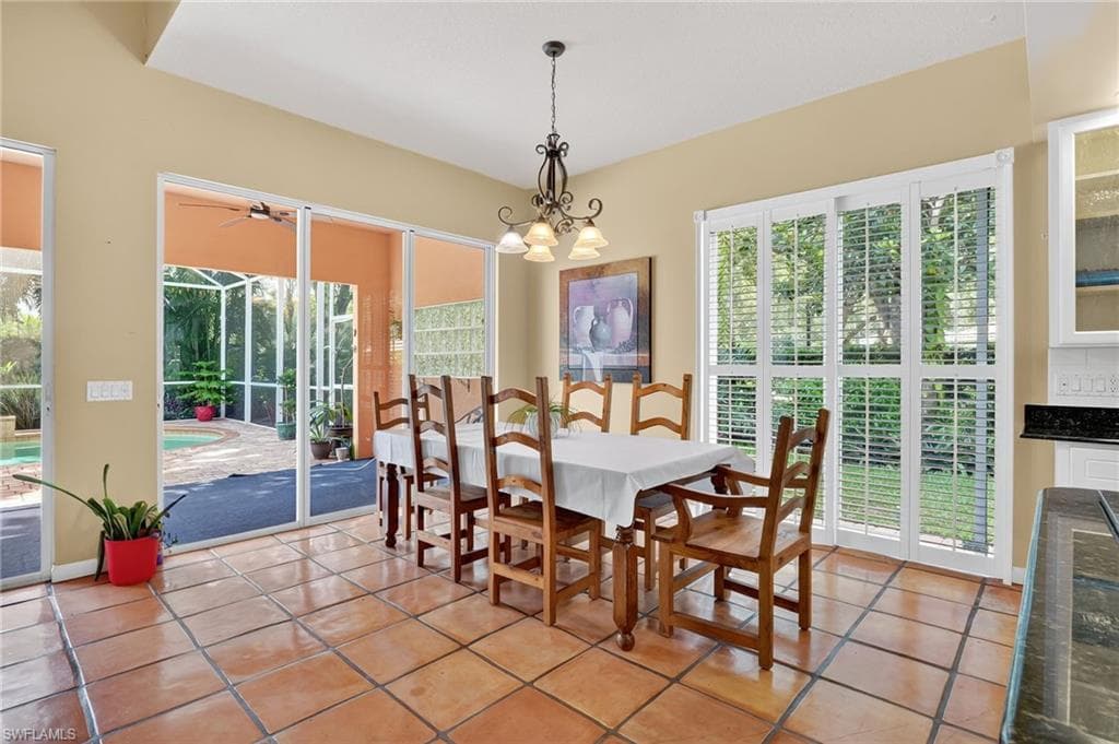 5902 Bermuda Ln, Naples, FL 34119-12
