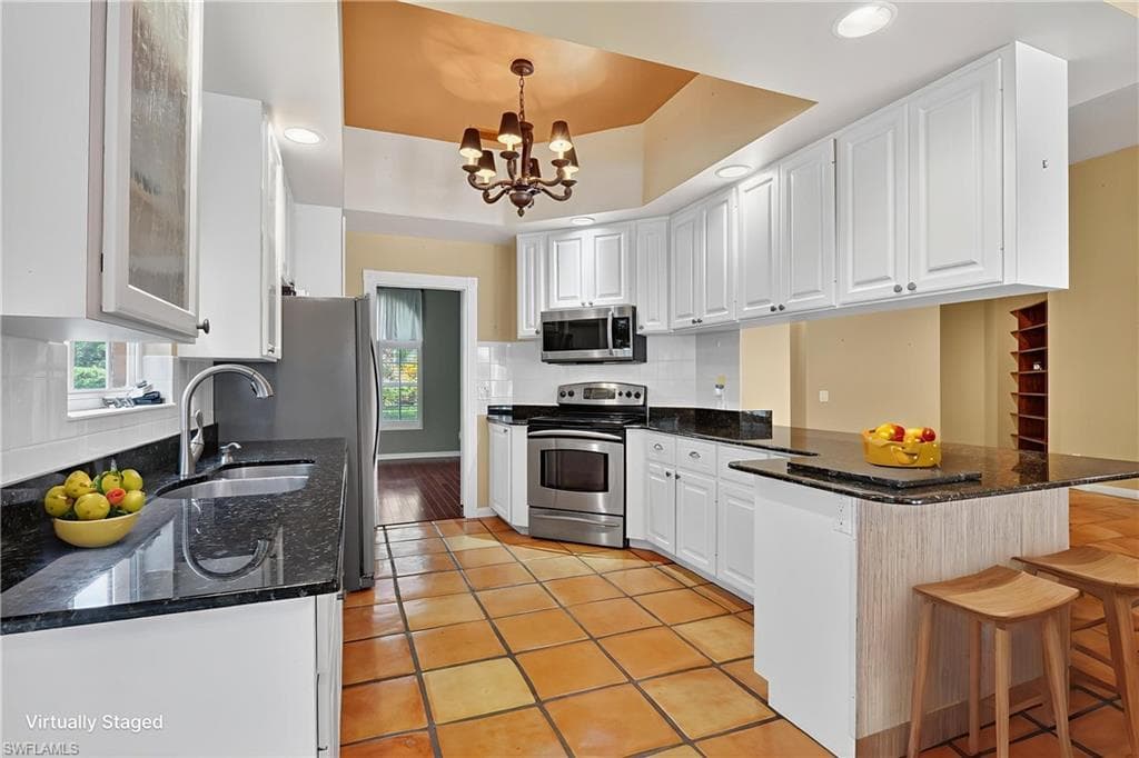 5902 Bermuda Ln, Naples, FL 34119-13