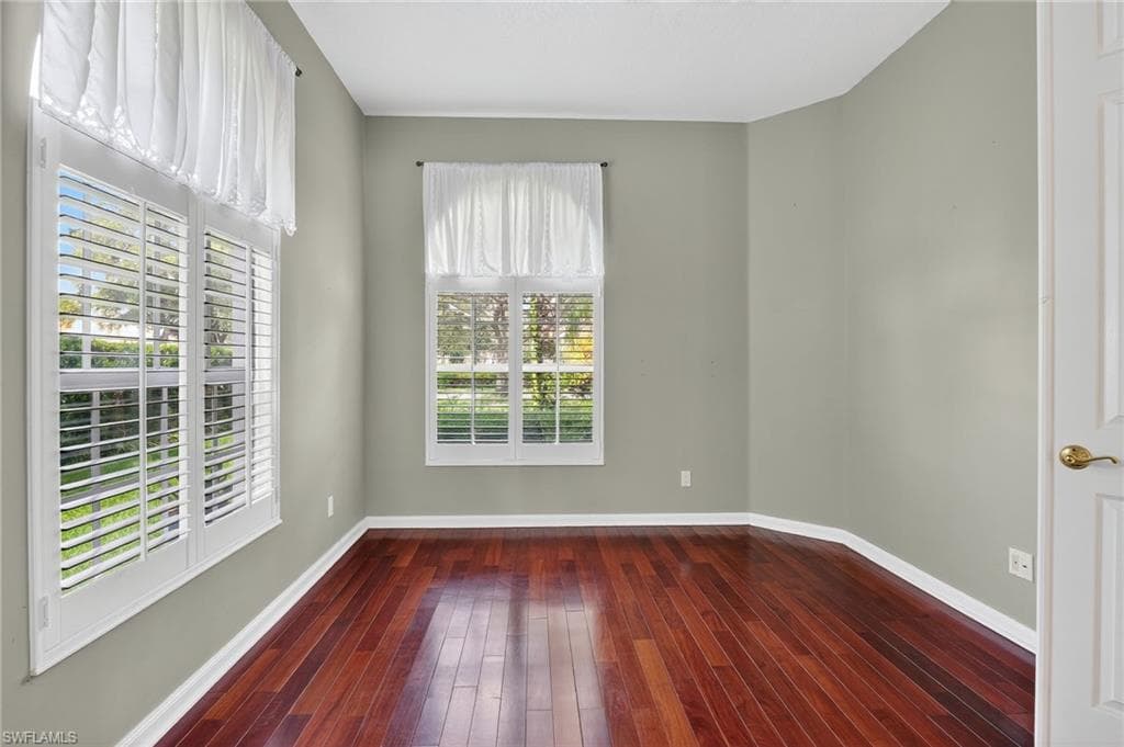5902 Bermuda Ln, Naples, FL 34119-20