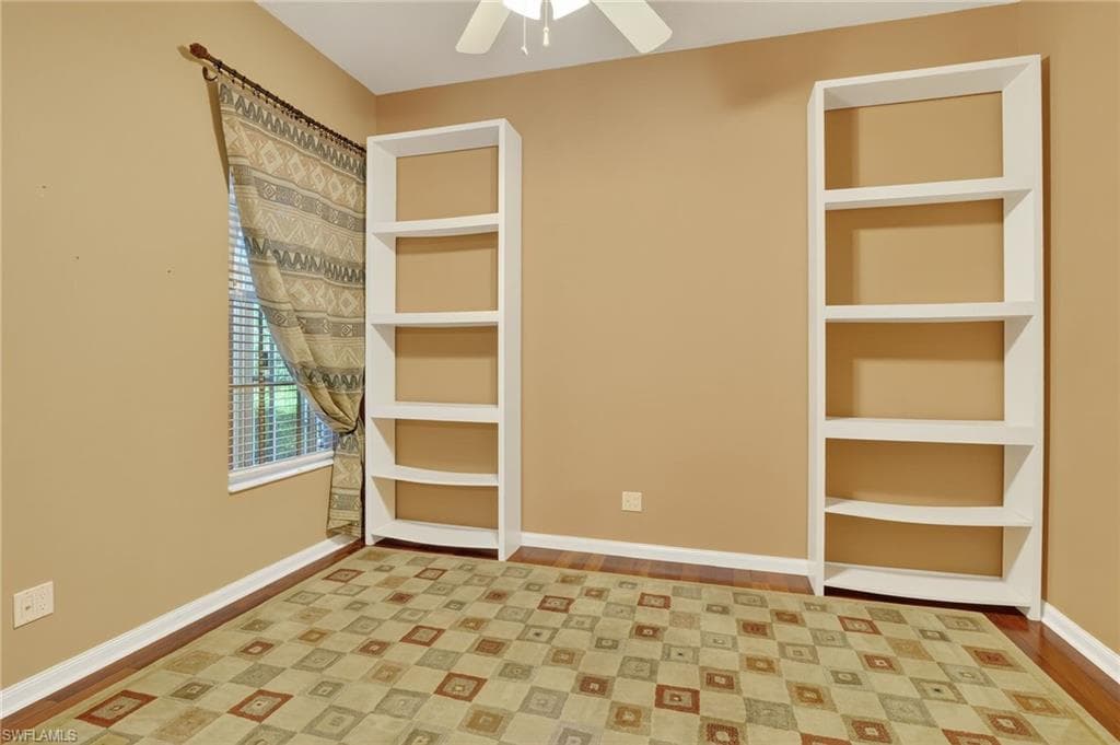 5902 Bermuda Ln, Naples, FL 34119-24
