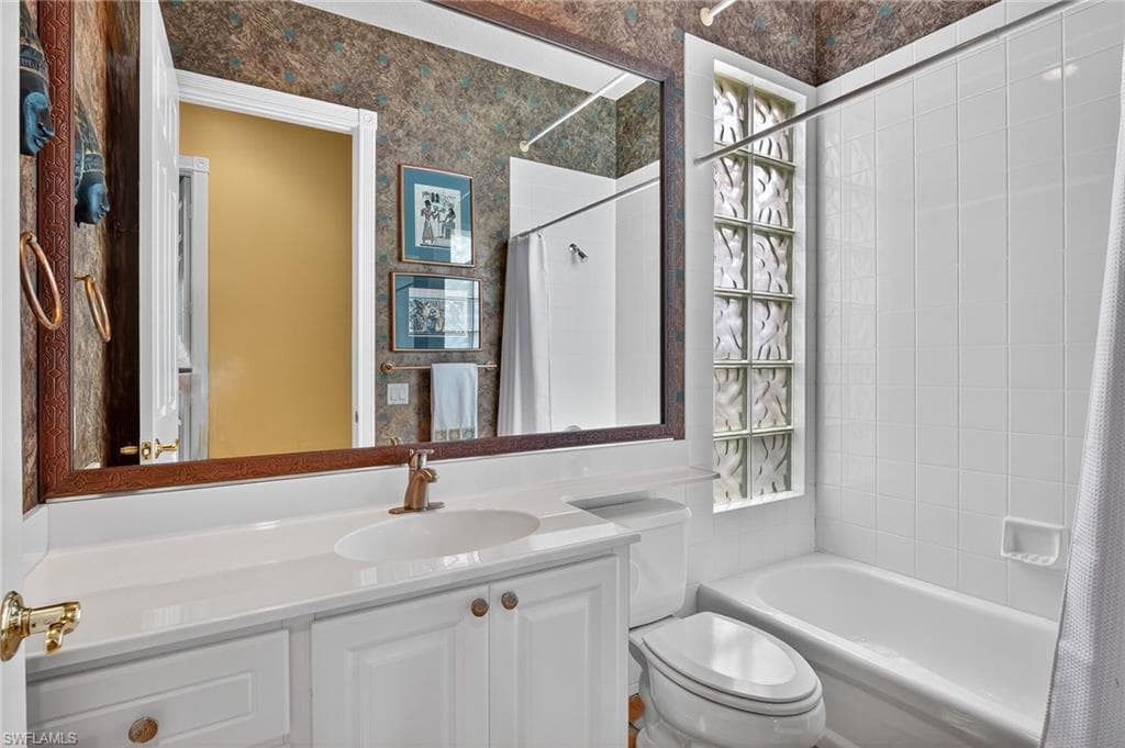 5902 Bermuda Ln, Naples, FL 34119-27
