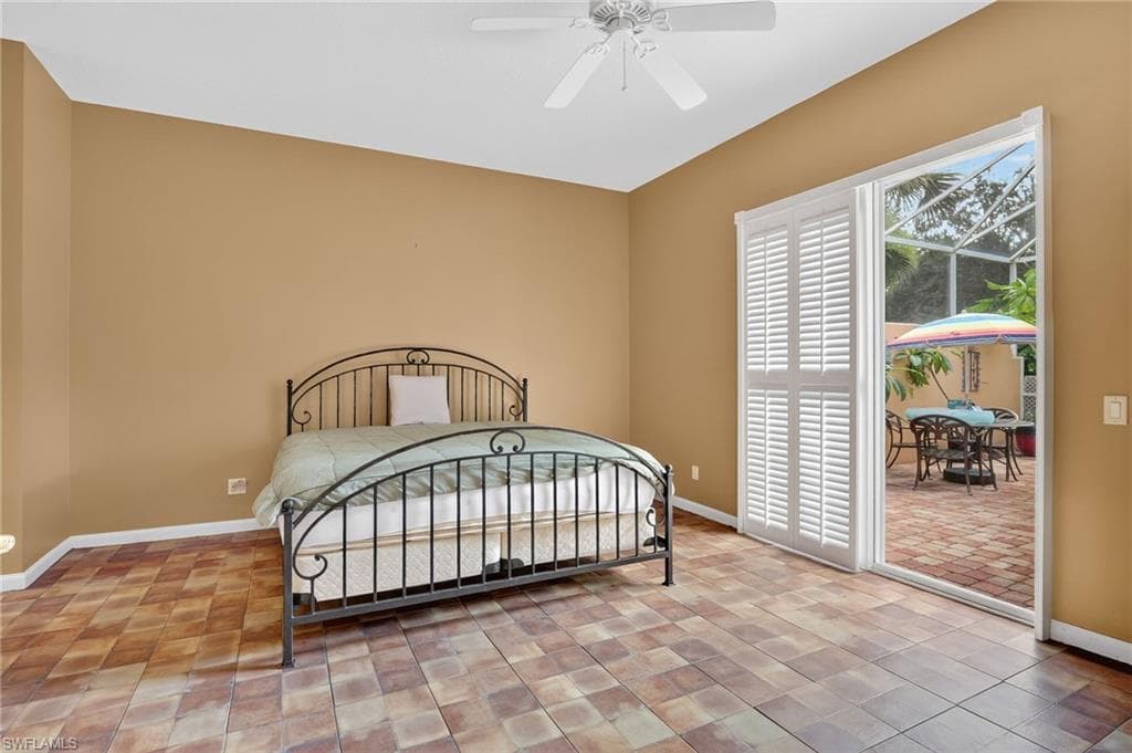 5902 Bermuda Ln, Naples, FL 34119-30