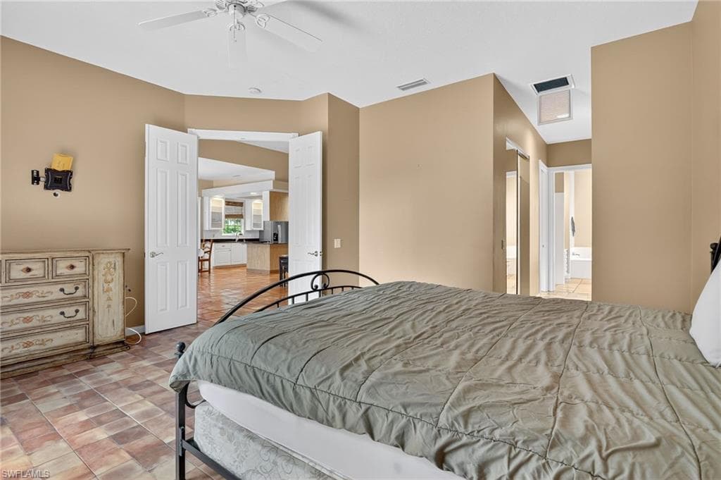 5902 Bermuda Ln, Naples, FL 34119-31