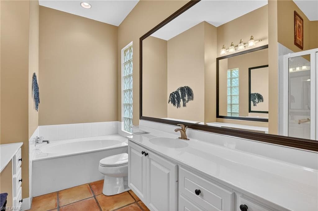 5902 Bermuda Ln, Naples, FL 34119-35