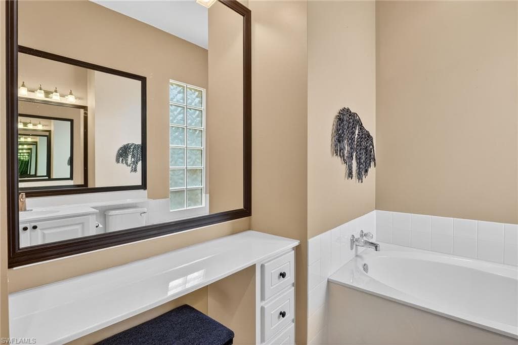 5902 Bermuda Ln, Naples, FL 34119-36