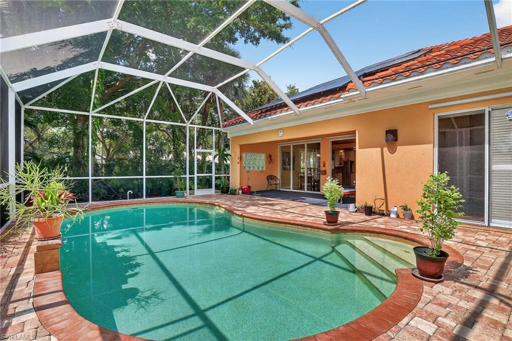 5902 Bermuda Ln, Naples, FL 34119-3
