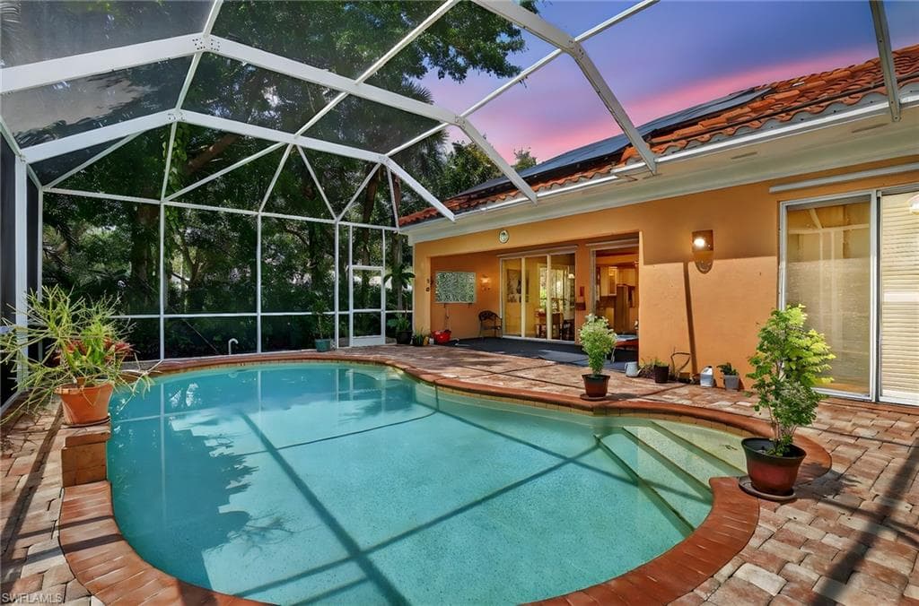 5902 Bermuda Ln, Naples, FL 34119-43