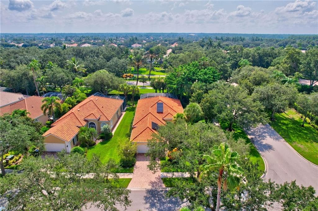 5902 Bermuda Ln, Naples, FL 34119-49