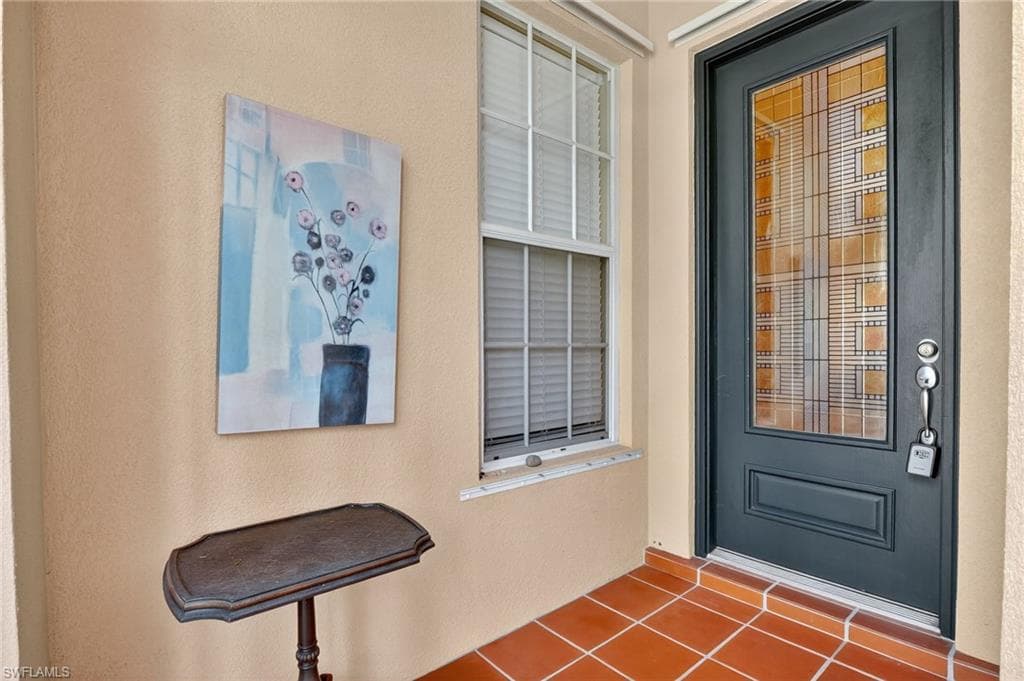 5902 Bermuda Ln, Naples, FL 34119-6