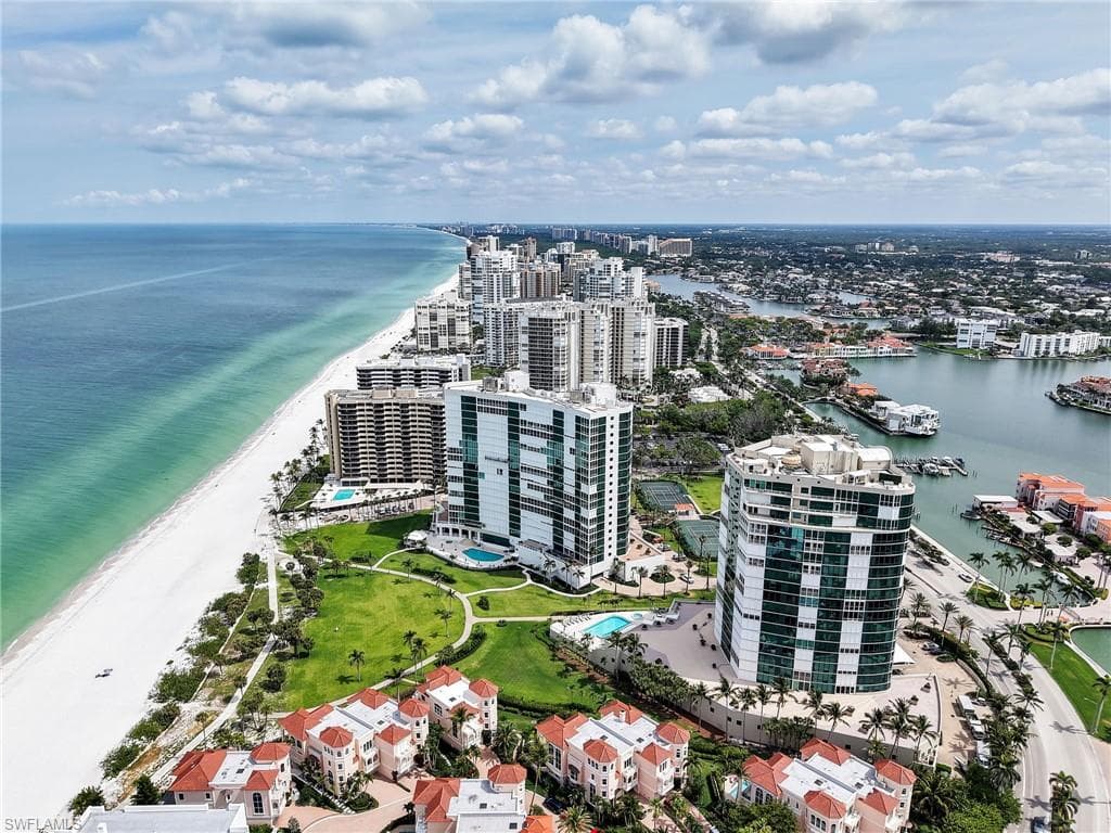 4001 Gulf Shore Blvd N 901, Naples, FL 34103-3