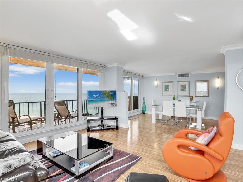 4001 Gulf Shore Blvd N 901, Naples, FL 34103-5