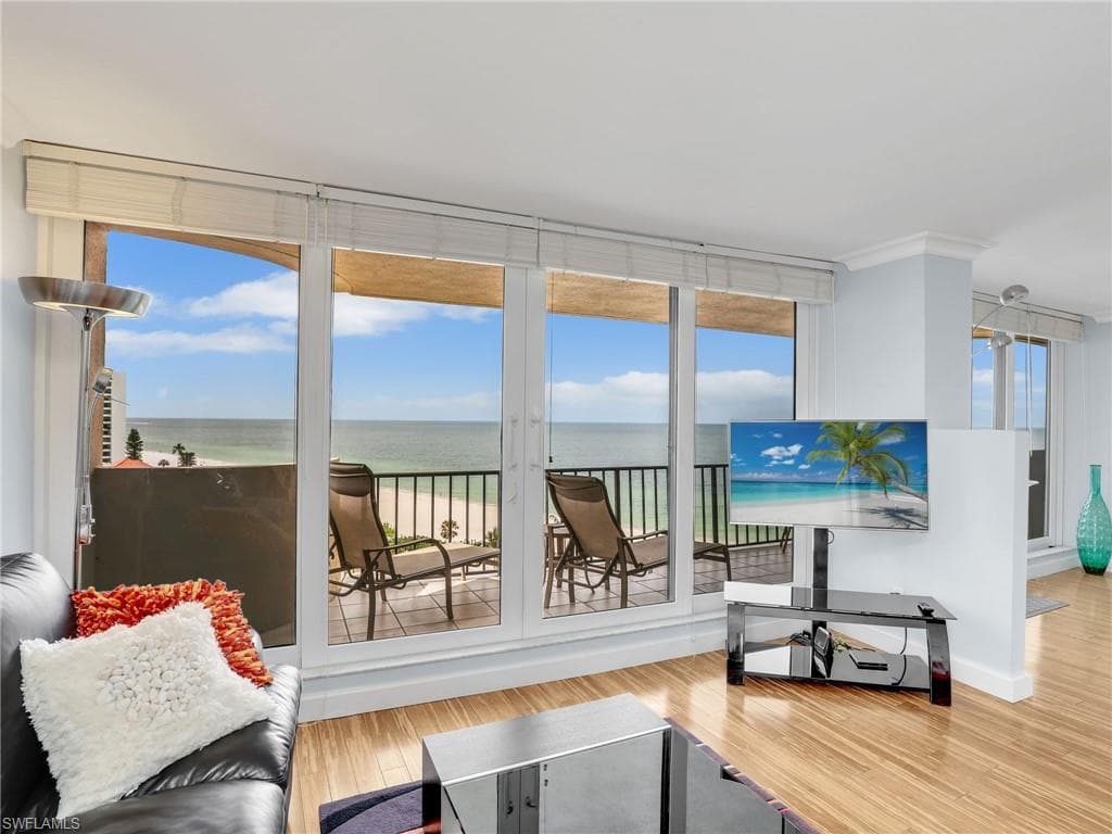 4001 Gulf Shore Blvd N 901, Naples, FL 34103-7