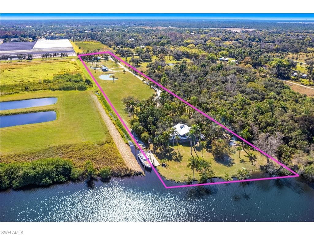 19481 River Rd, Alva, FL 33920-1