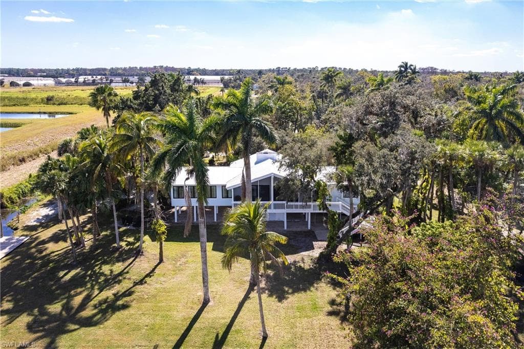 19481 River Rd, Alva, FL 33920-7