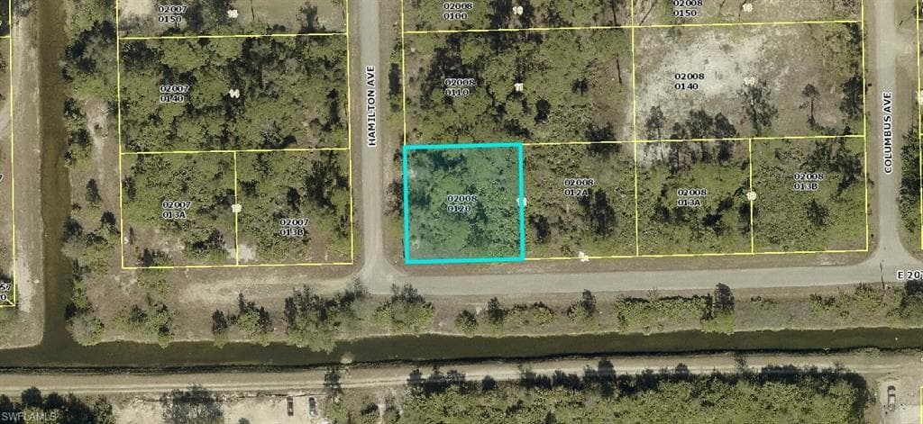 3001 20th St E, Alva, FL 33920-3