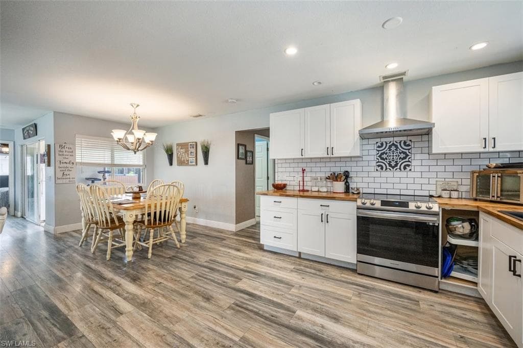 3660 47th Ave NE, Naples, FL 34120-19