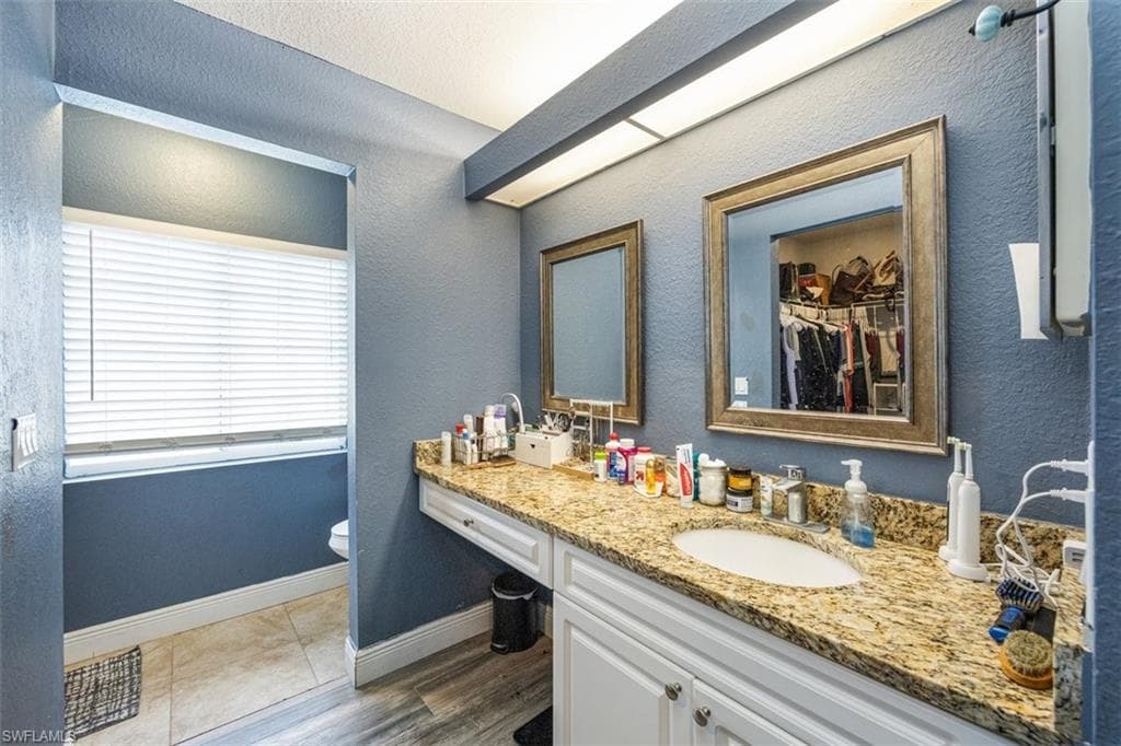 3660 47th Ave NE, Naples, FL 34120-26