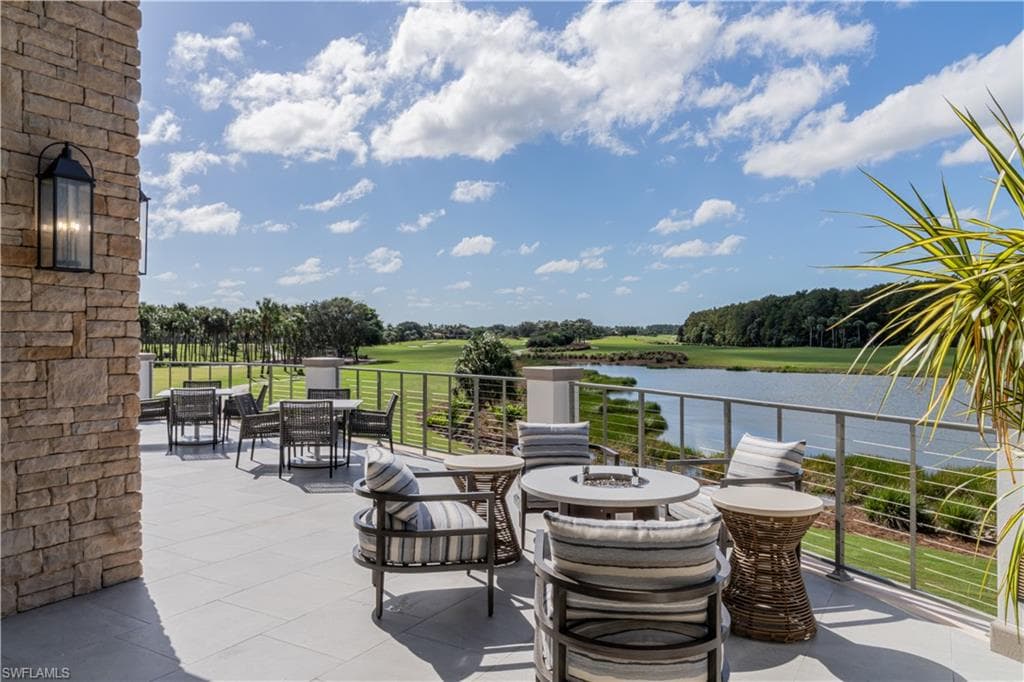 11220 Five Oaks Ln, Naples, FL 34120-12