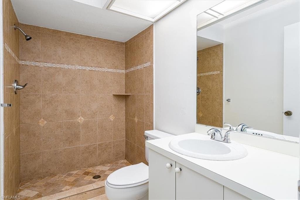 3127 Boca Ciega Dr B6, Naples, FL 34112-11