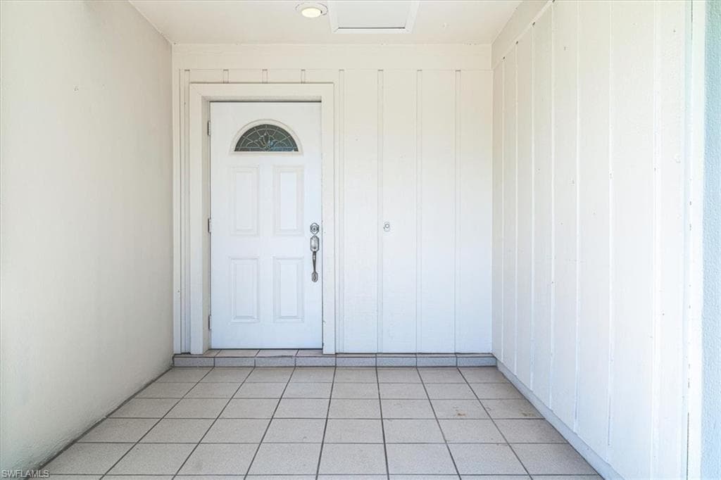 3127 Boca Ciega Dr B6, Naples, FL 34112-18