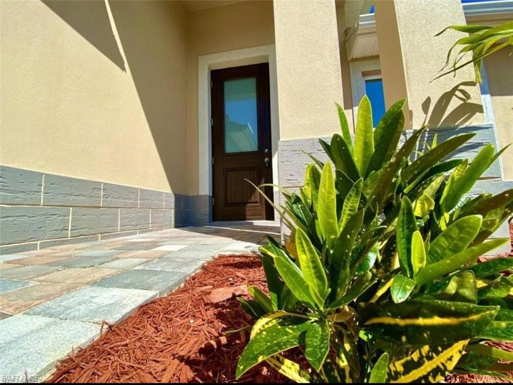 872 Carbon St E, Lehigh Acres, FL 33974-3