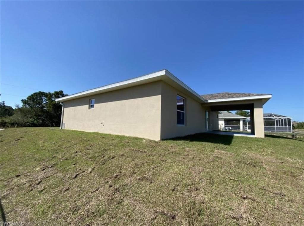 872 Carbon St E, Lehigh Acres, FL 33974-4