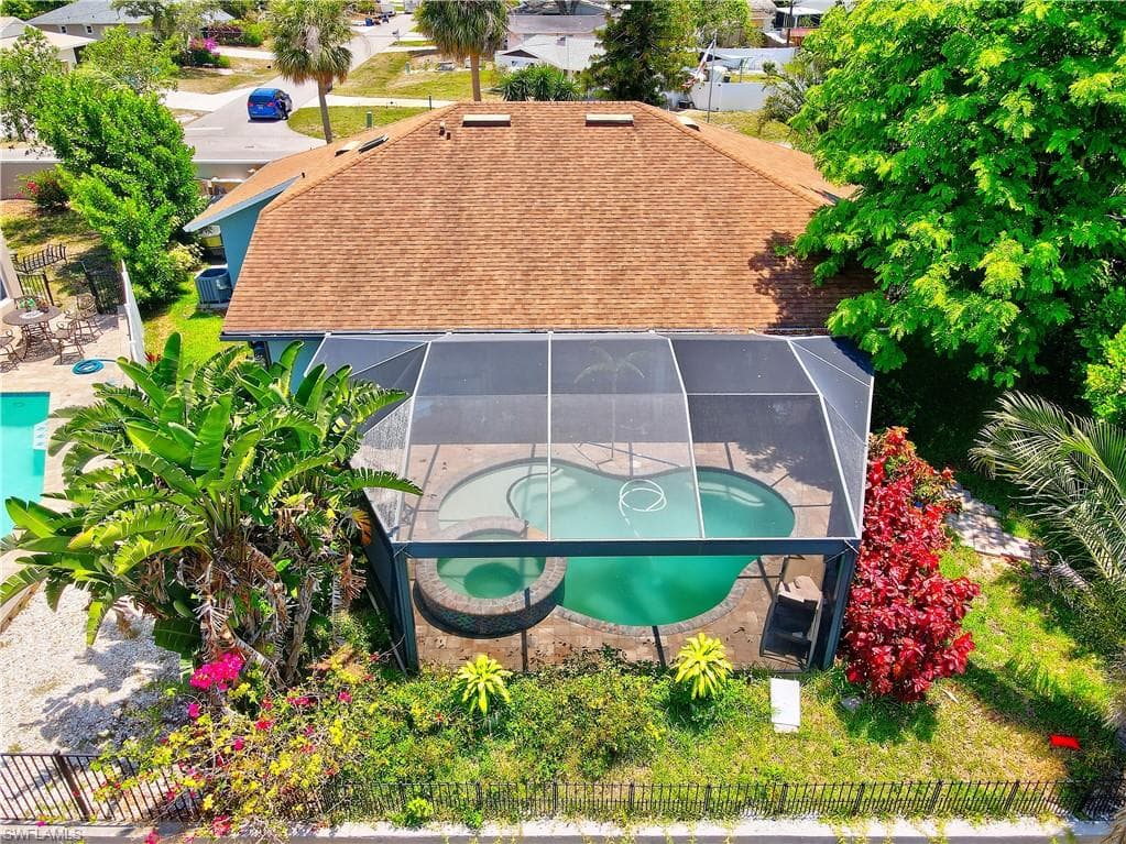 9315 Pennsylvania Ave, Bonita Springs, FL 34135-12