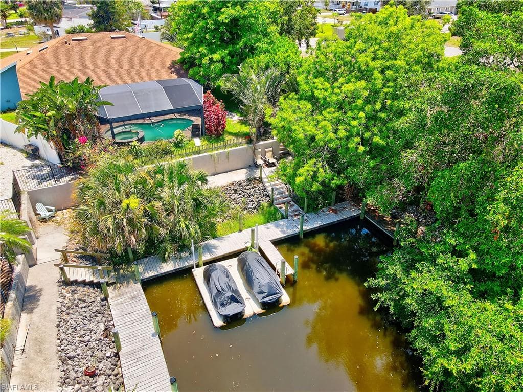 9315 Pennsylvania Ave, Bonita Springs, FL 34135-1