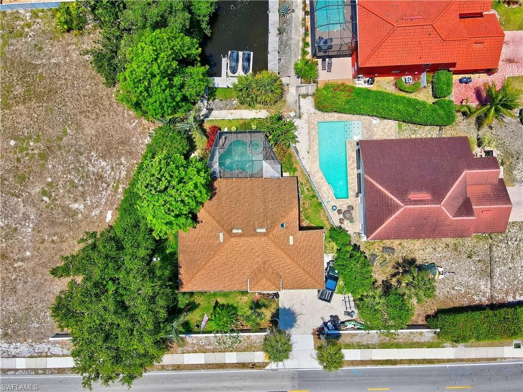 9315 Pennsylvania Ave, Bonita Springs, FL 34135-5