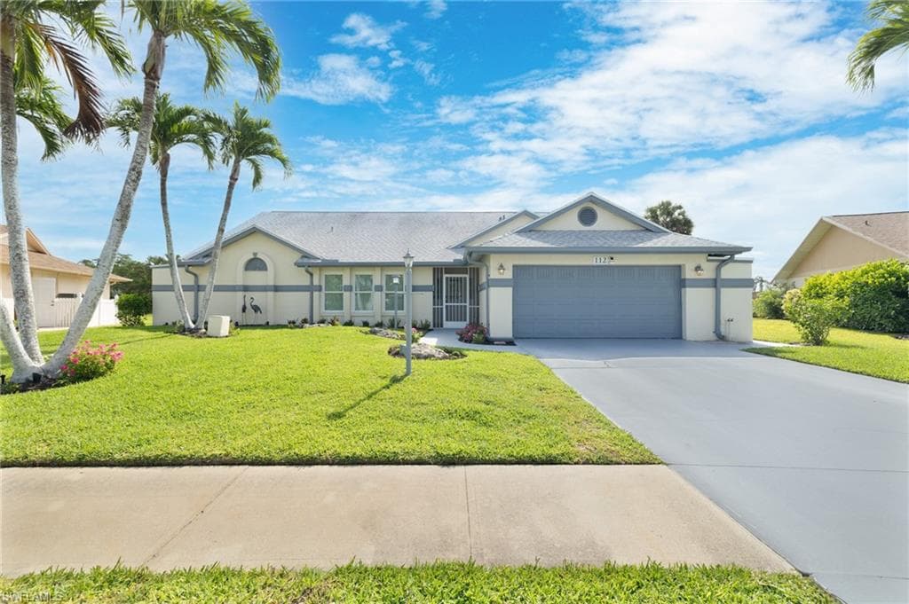 112 Bordeaux Cir, Naples, FL 34112-1