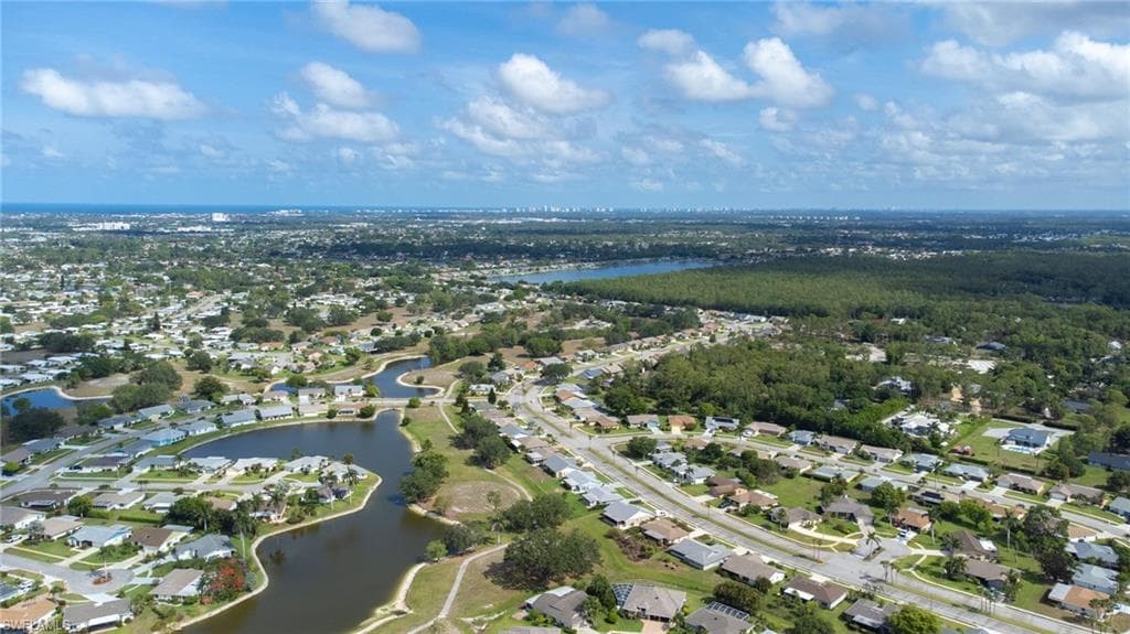 112 Bordeaux Cir, Naples, FL 34112-20
