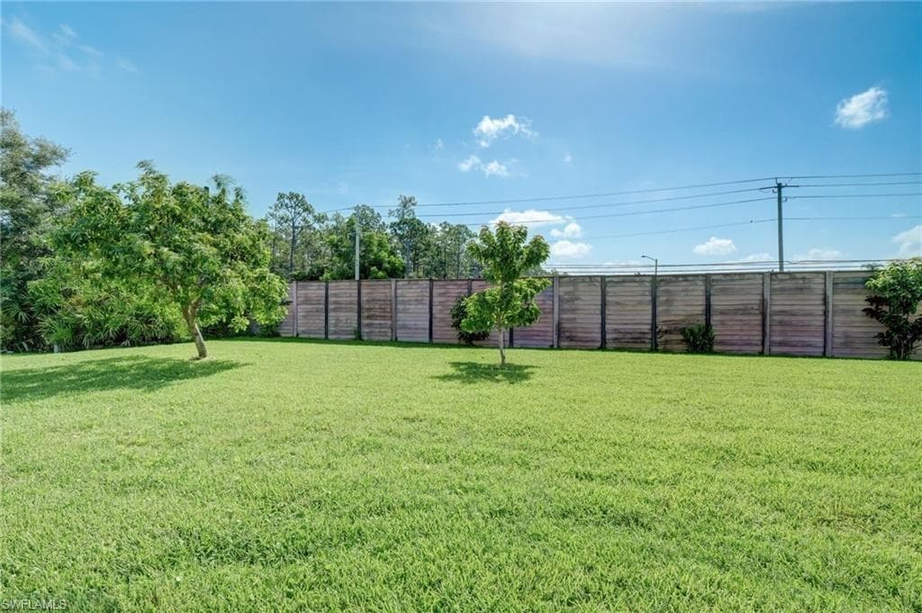 112 Bordeaux Cir, Naples, FL 34112-21