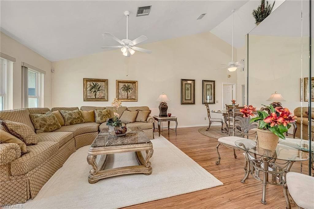 112 Bordeaux Cir, Naples, FL 34112-8