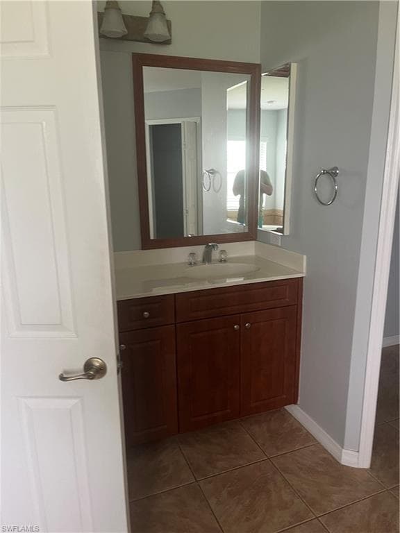 2202 18th St, Cape Coral, FL 33909-43