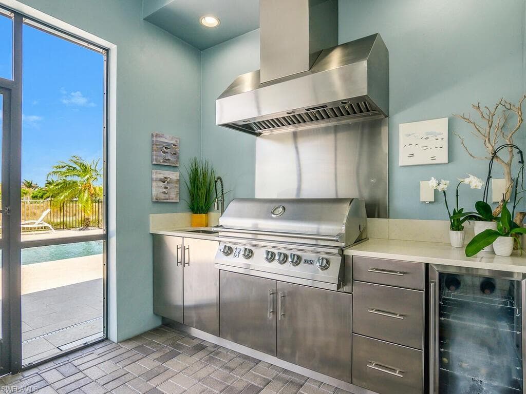 6478 Warwick Ave, Naples, FL 34113-17