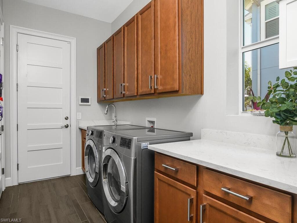 6478 Warwick Ave, Naples, FL 34113-20