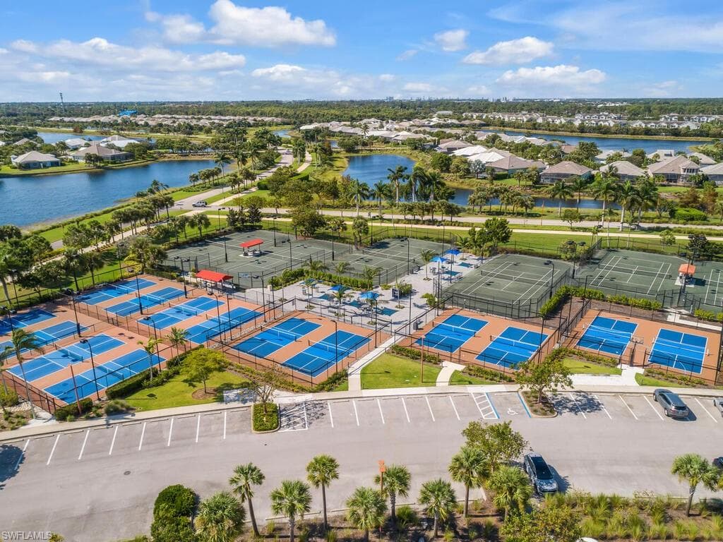 6478 Warwick Ave, Naples, FL 34113-39