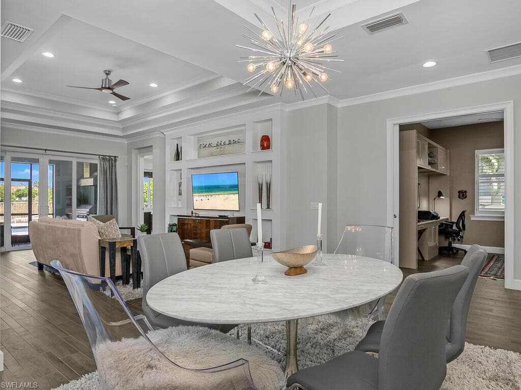6478 Warwick Ave, Naples, FL 34113-6